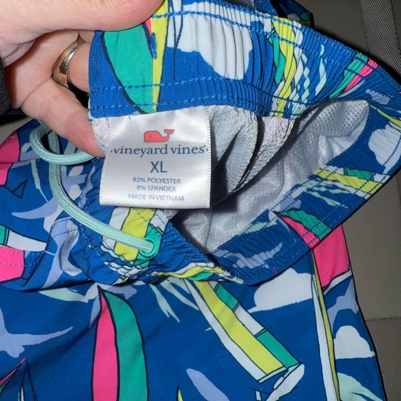 Vineyard vines xl swim trunks - Picture 5 of 5
